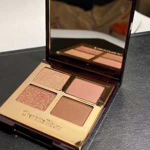 Charlotte Tilbury pillow talk eyeshadow palette